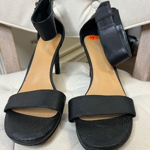 Nine West high heeled shoe with ankle strap